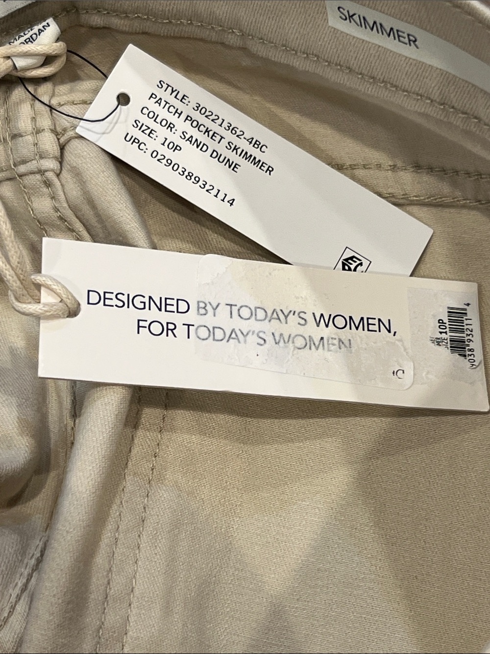 NWT Code Bleu Skimmer 10 Petite Below Knee-Length Light Khaki Shorts Modest - Picture 10 of 14